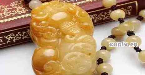 翡翠黄财神佩戴方法与适宜场合:可以戴在脖子上吗?