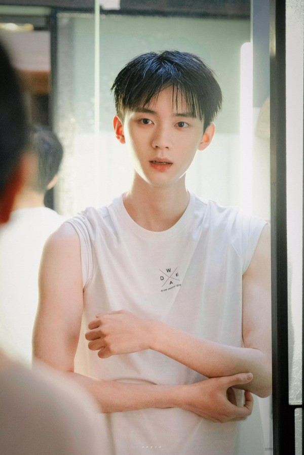 周翊然:少年感好强!和周迅CP感爆棚