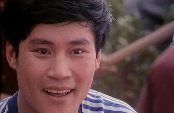 原来他们是父子:父亲曾红极一时,42岁未婚的儿子也是著名演员