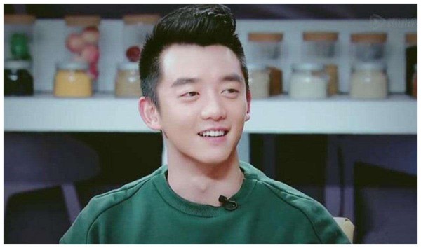 继张艺兴后,又一明星回怼张大大,只说2个字就让他颜面尽失