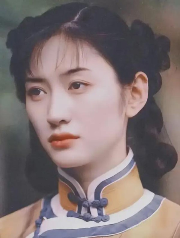 被富商纠缠4年,因“太漂亮”害男友被砍,48岁李小冉苦尽甘来