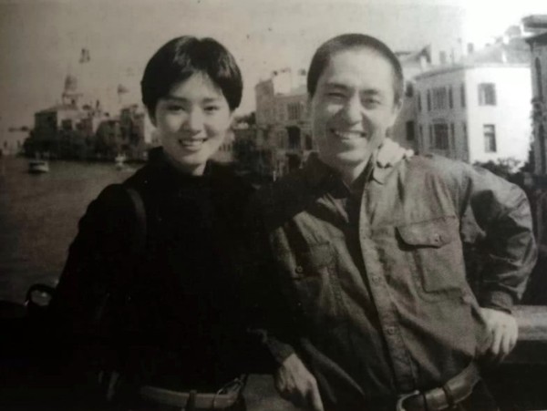 女儿抵抗张艺谋和巩俐的情,巩俐遇到第一任老公,资助过张艺谋!