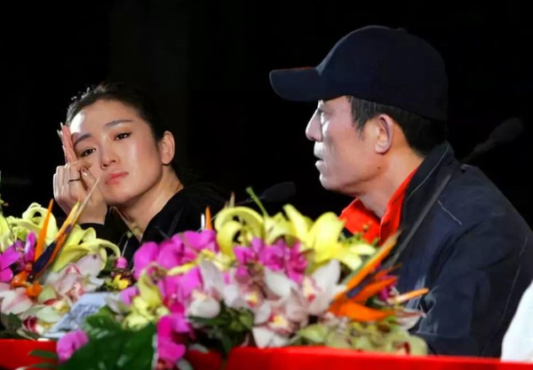 女儿抵抗张艺谋和巩俐的情,巩俐遇到第一任老公,资助过张艺谋!