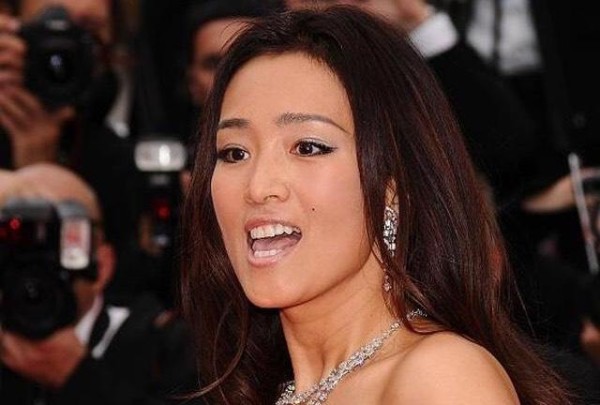 巩俐在娱乐圈地位有多高?曾经甩章子怡七个嘴巴,还讽刺范冰冰