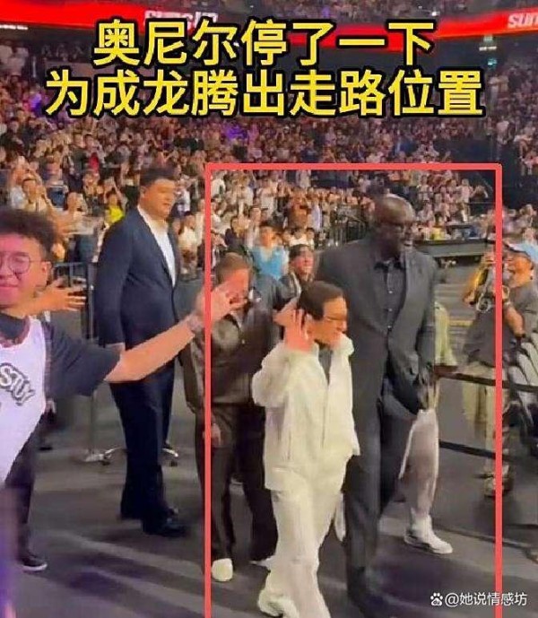 体育赛事中的明星同框:成龙为何能在NBA中国赛成焦点?幕后规则揭秘