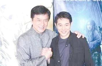 成龙与李连杰:从《功夫之王》到好莱坞的合作历程