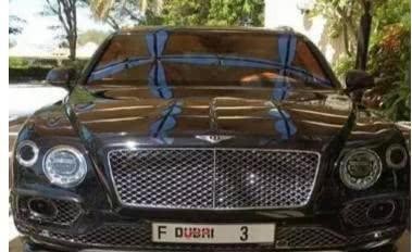 迪拜王子与成龙私交甚密,2亿超跑随便借,最近迷上空中出租车!