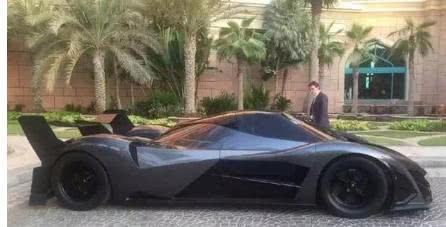 迪拜王子与成龙私交甚密,2亿超跑随便借,最近迷上空中出租车!