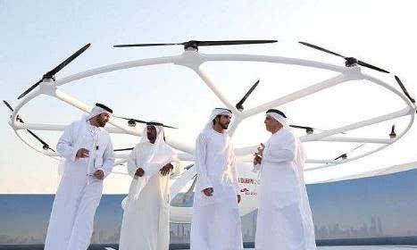 迪拜王子与成龙私交甚密,2亿超跑随便借,最近迷上空中出租车!