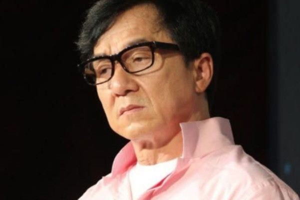 立遗嘱的4大明星,成龙不给女儿一分钱,他却把上亿都交给儿子