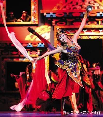 曾与杨丽萍共舞,有望成为舞蹈界的传奇,如今却只能坐轮椅度日