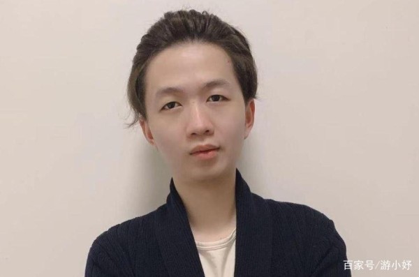 吕德华请妹妹代打直播,德芙全程“华里华气”,粉丝争相抢做妹夫