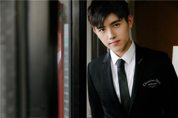 陈飞宇陈雨昂亲兄弟吗