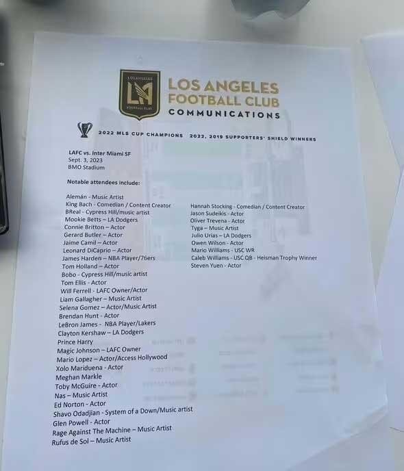 王室头衔缺席引发争议:哈里王子和梅根被剥夺专业称号