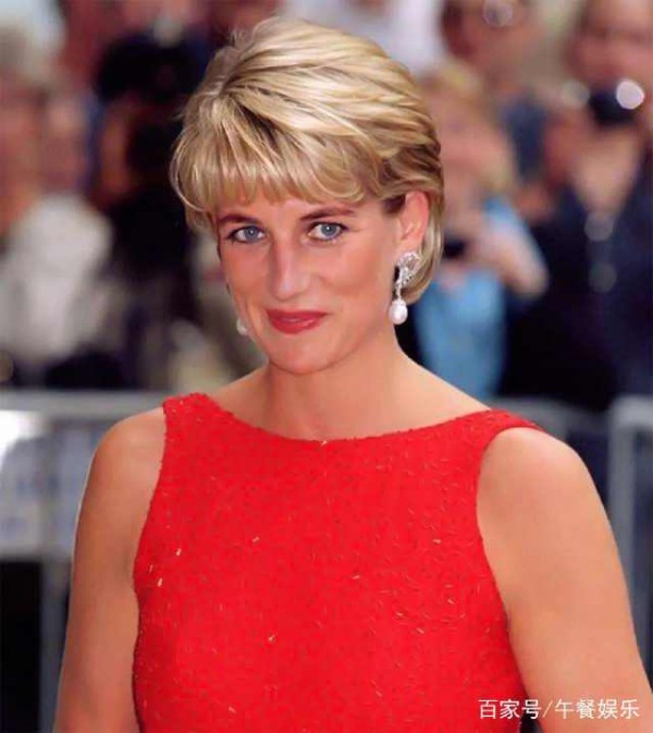 戴安娜和她的母亲关系非常好,苦恼和困难的时候永远想到的是妈妈