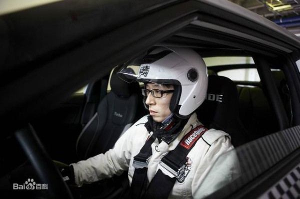 刘在石在韩国被誉为大神,中国有这样的主持人吗?