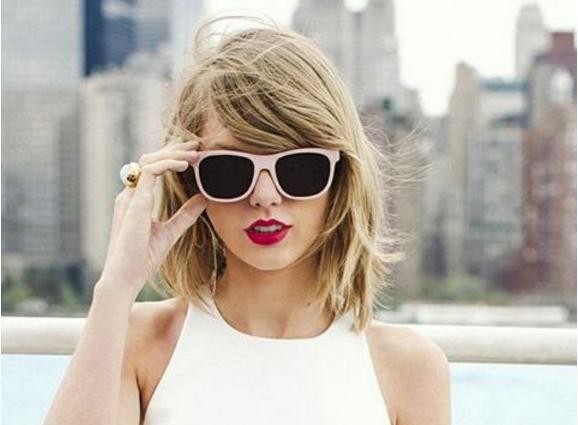 霉霉给粉丝买房子!中国明星呢?网友:霉霉缺粉丝吗?没房那种!