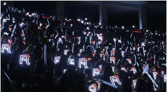 霉霉给粉丝买房子!中国明星呢?网友:霉霉缺粉丝吗?没房那种!