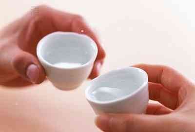 喝53度白茶的明星有谁