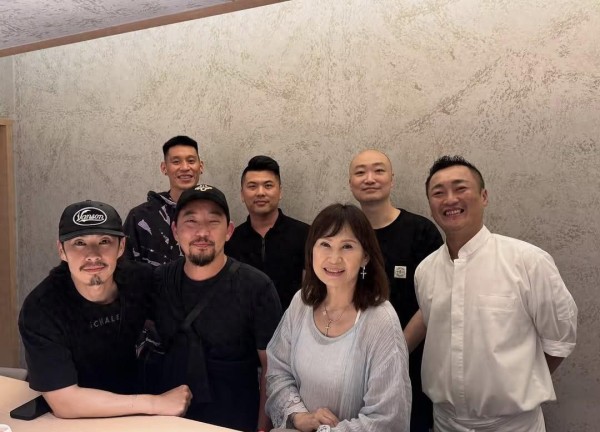 吴建豪与林书豪的家庭聚会:友情与生活的交响曲