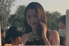 #关晓彤 说永远依靠自己，坚称永远爱自己，也许结局已经在暗示了...#鹿晗视频封面