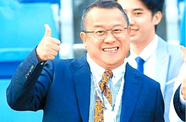 曾志伟：从警界到影坛的传奇之路