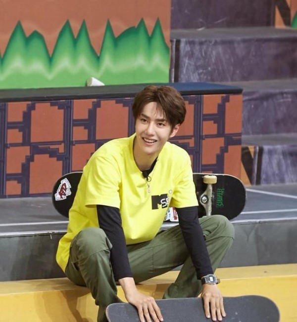 王一博王子璇私下关系密切是在恋爱吗？王一博被拍到甜蜜约会