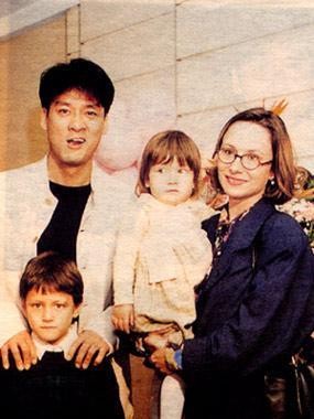 周华健老婆衰老太快,合照似母子!周华健30年不弃,对她如初