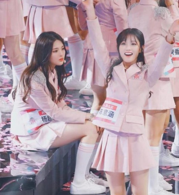 杨超越回应粉丝互撕：我和意涵永远是很好的朋友，你们不用担心