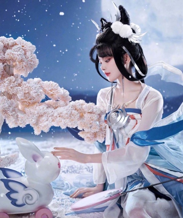 同样是COS嫦娥如梦令,杨超越形象被玩家赞爆,孙千不是很还原