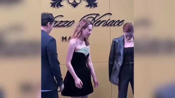 港媒曝何超云新恋情,被男友搂着现身生日趴 三个月前才与消防员分手