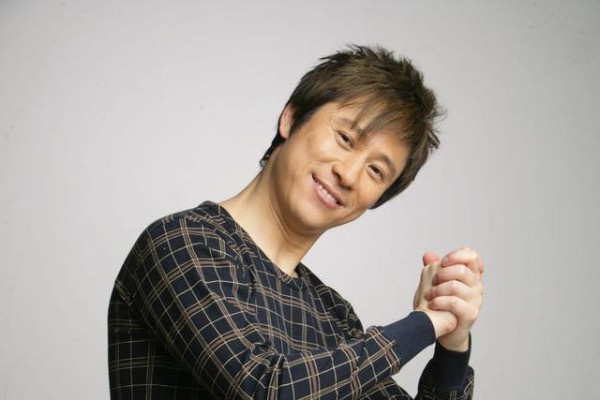 年过半百的他曾稳带那英，提携章子怡，如今身价过亿