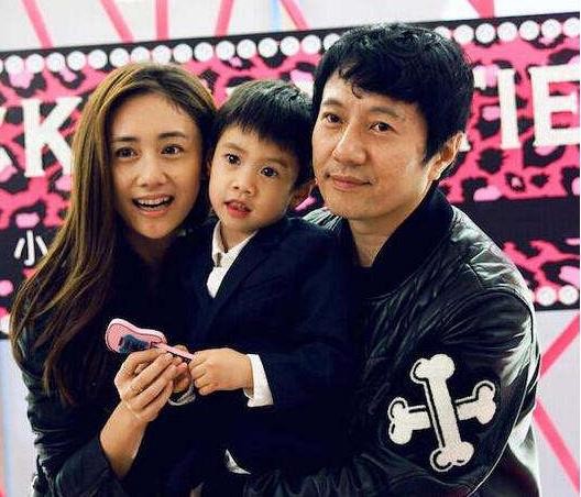 郑钧怎么会看上刘芸的？郑钧刘芸相识相爱经过