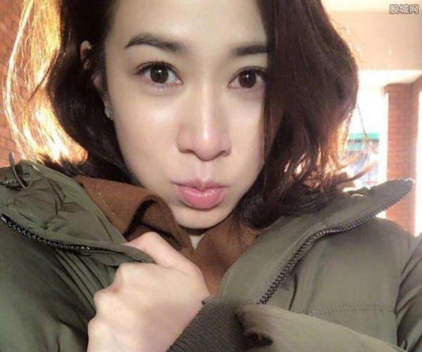 郑嘉颖很伤透佘诗曼 两人为何分道扬镳