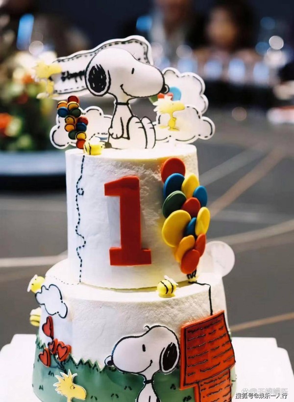 Baby送金手镯让黄晓明全家点赞！小海绵帮忙牵线，表弟媳发文感谢baby