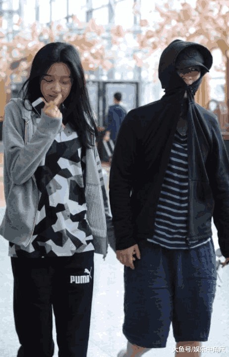 这2对明星夫妻23岁就领证, 而她没毕业就被求婚, 让人猝不及防