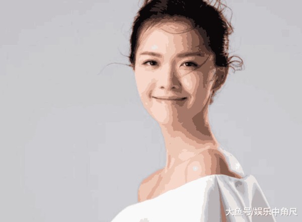 这2对明星夫妻23岁就领证, 而她没毕业就被求婚, 让人猝不及防