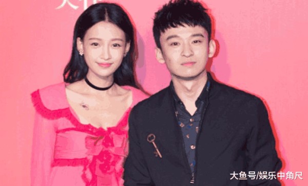 这2对明星夫妻23岁就领证, 而她没毕业就被求婚, 让人猝不及防