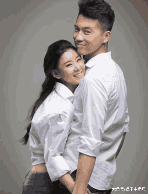 这2对明星夫妻23岁就领证, 而她没毕业就被求婚, 让人猝不及防