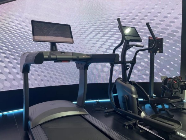 AI私教、0.6㎡折叠椭圆机、大师级按摩椅……进博会这些健身神器必看