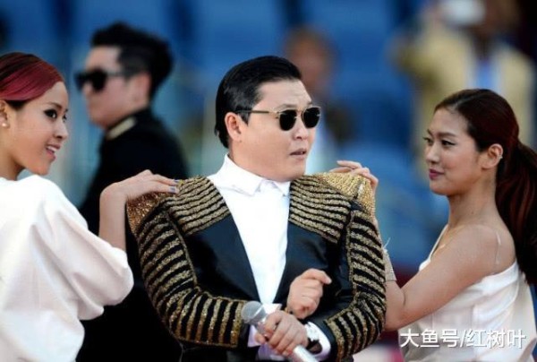 42岁鸟叔近照, 与金泫雅合照瘦到脱相, 网友: 快胖回来吧！