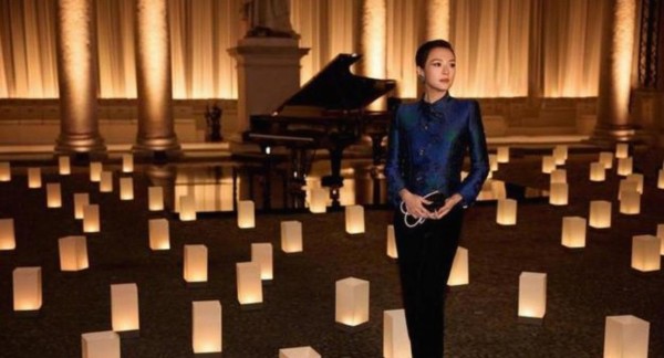 曾经和女明星章子怡谈过恋爱的豪门公子，如今依旧单身一人，感情路上屡屡受挫令人唏嘘，也让人怀疑财富是否真的能买来真爱