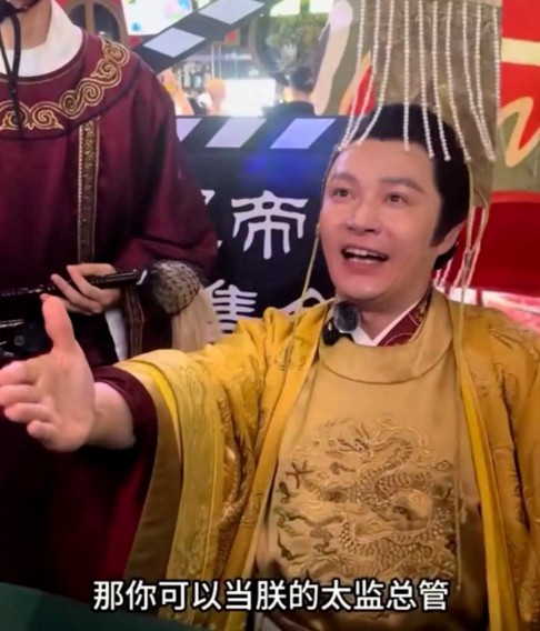 郑国霖说为孝顺父母不愿躺平,要当个“争气的明星”,你怎么看?