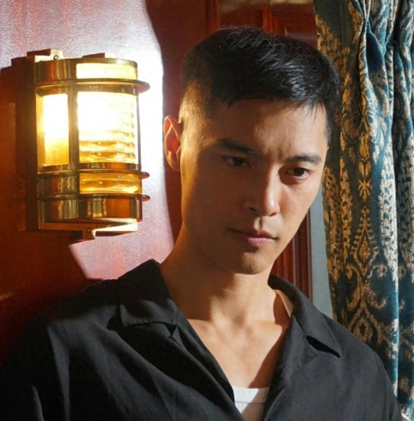 前TVB“渣男”小生黎振烨转行当保安，热情回应网友合影请求