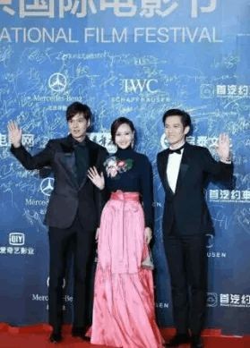 明星关系好不好？一张合照见分晓