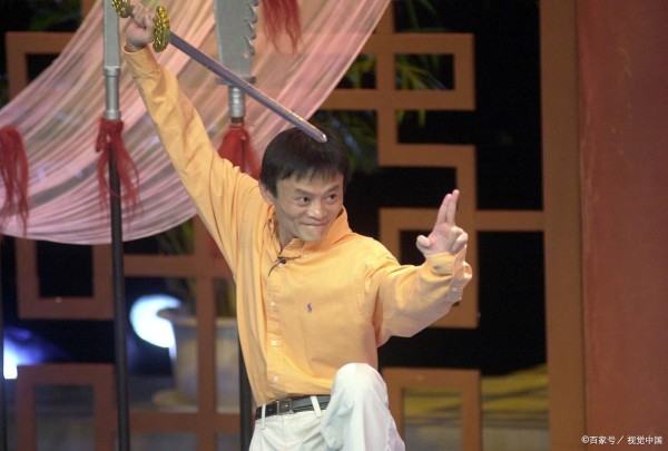 因“长得像马云”而出名的3个人,如今马云退休,他们过得如何?