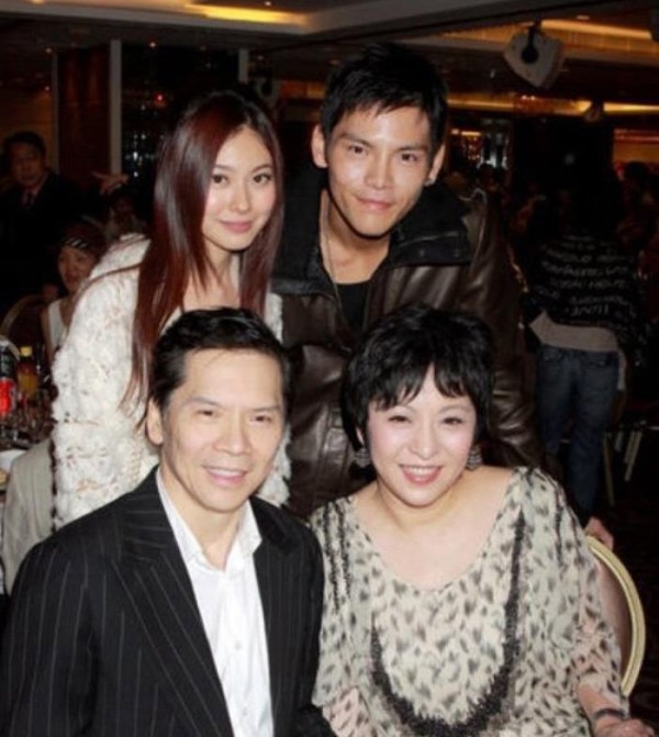 向华强和多少女明星有关系 外面有没有女人？向华强害过的明星