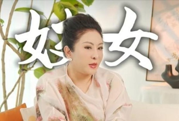 向太曝娱乐圈婚姻“潜规则”：肉体出轨不算啥，绝不碰女明星？