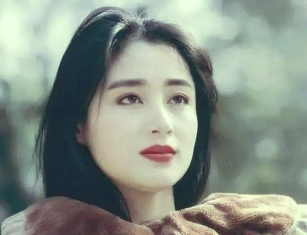 娱乐圈的情感漩涡：导演与演员的明星往事