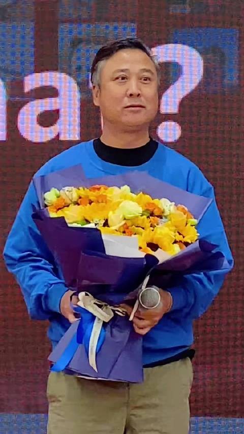 前国脚祁宏现在长这样，年轻的时候太帅了